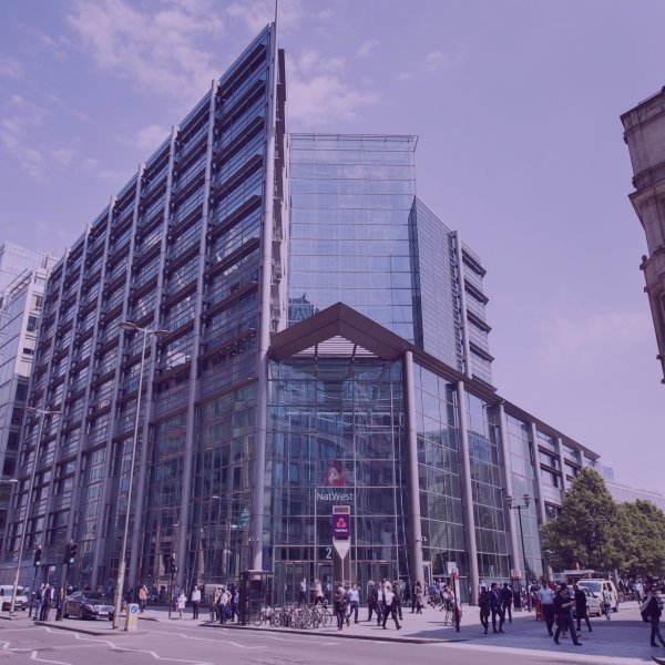 illo-homepage-en-customer-natwest-bg